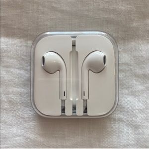 EarPods with 3.5 mm Headphone Plug
